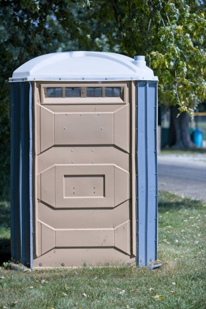 Best Construction site porta potty rental  in Colchester, IL